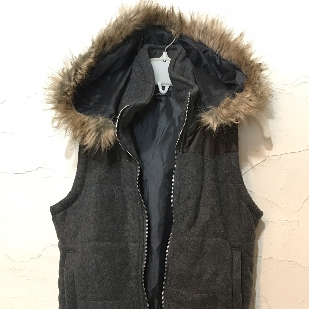 Cielo Classic lined vest. Removable hood
